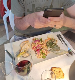 Antipasto con hummus di legumi, cous cous estivo, mix verdure pastellate. at PeR Magnà in Frattuccia