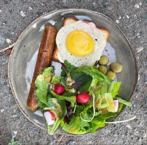 English breakfast at Kruzhok in Yerevan
