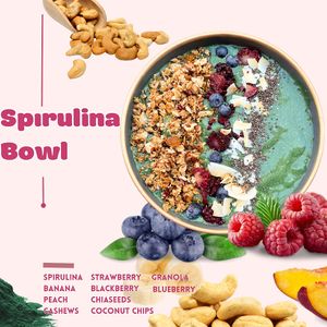 Spirulina, banana, peach, cashews, blueberries, strawberries, blackberries, chia seeds, coconut chips, granola. at Sisu Kitchen %100 Vegan in Antalya