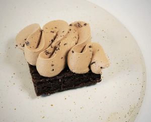 brownie w chocolate mousse  at Atelier sablé in Mechelen