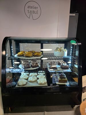 At Veganworld, Kerstbeurs, Hasselt at Atelier sablé in Mechelen