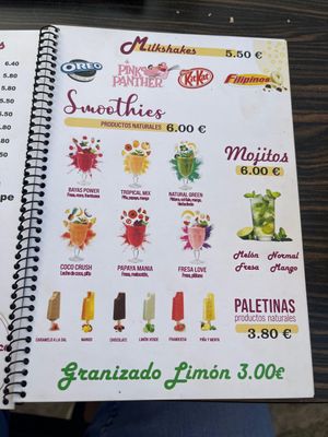 Carta de smoothies at Pretos Taperia in Trujillo