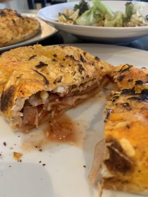 Mini Calzone geschnitten  at Mare Nero in Worrstadt