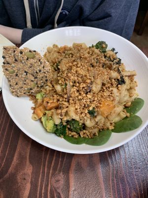 Mac N Cheeze   at be love in Victoria