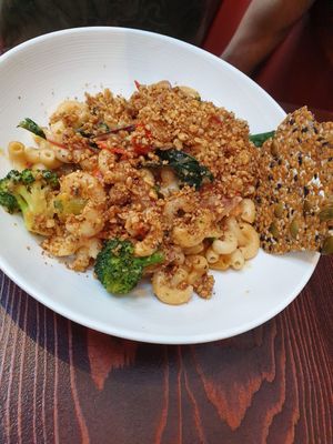 Mac and cheese at be love in Victoria