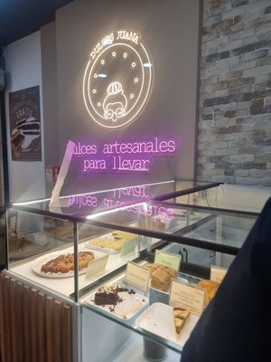 Shop at Dulces Juana    in Tenerife