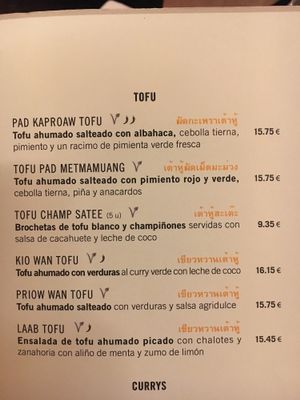 Platos de tofu todos veganos at Royal Thai in Barcelona