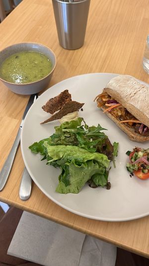 BBQ mushroom sandwich set  at Folksaka in Osaka