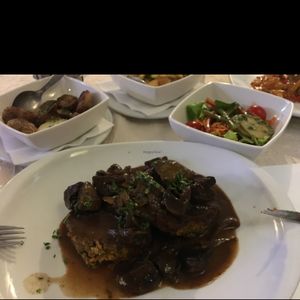 mushroom soy burger with greens and potatoes at El Hidalgo in Tenerife