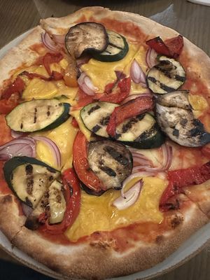 Pizza mit gegrilltem Gemüse   at TONI in Dublin