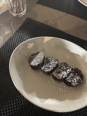Salame al cioccolato vegan  at Ristorante Novecento in Varese