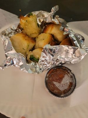 Vegan garlic knots at Vinnie's Pizzeria in Brooklyn