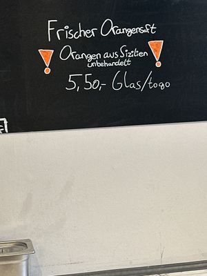 Frischer Orangensaft mit Orangen aus Sizilien 😍  #Veganuary at Mezze Food & Drinks  in Karlsruhe