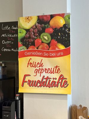 Wow 😮 Früchte Saft #Veganuary at Mezze Food & Drinks  in Karlsruhe