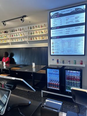 It provides seating and the staff are very kind   at Aloha Poké in Mequon