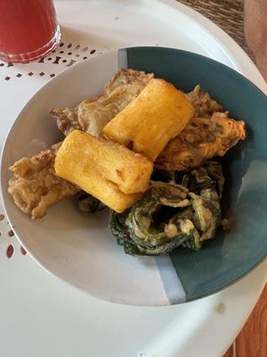 Gorengan (local fritter)   at Los Gili in 