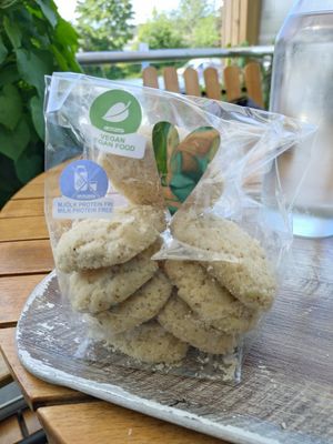 Vegan cookies at Restaurang Vardagslyx i Örnsköldsvik in Oernskoeldsvik
