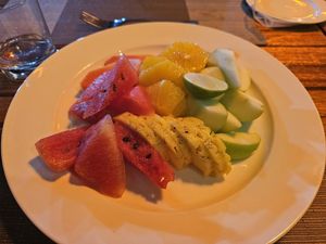 Fruit platter (not as nicely presented as in the twin Malaveli) at Aveli Restaurant in Dhigurah
