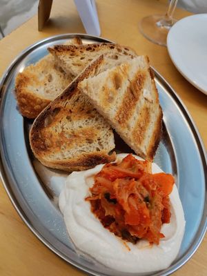 Bread with cashew cheese & kimchi at Grasa in Barcelona