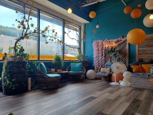 Huge place very clean and calm. at Tapiocatea in Saugus