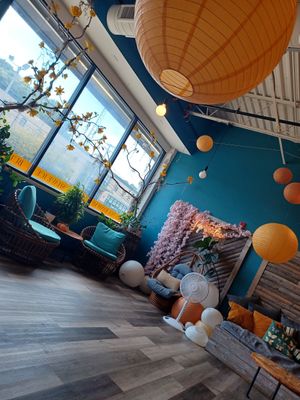 Great hangout spot at Tapiocatea in Saugus