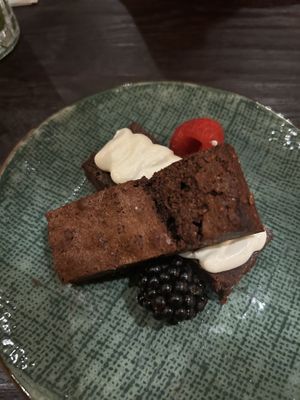 Plantaardige brownie met appelmoes bereid  at In De Achtertuin in Oosterhout