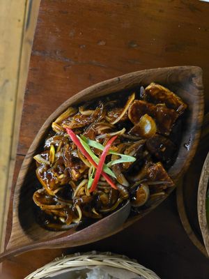 tempe bumbu lada hitam (black pepper tempe) at De Waroeng Labuan Bajo in 