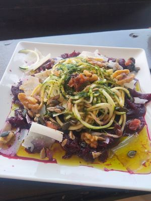 Carpaccio de remolacha con parmesano vegano at Surfer Bar in El Port De La Selva