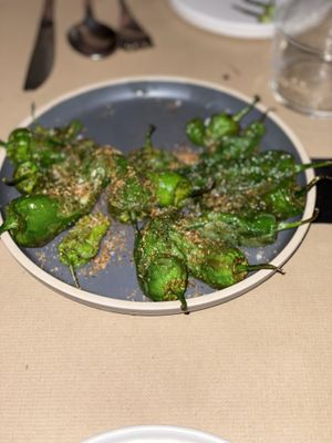 Pimientos del padrón  at Sesamo in Barcelona