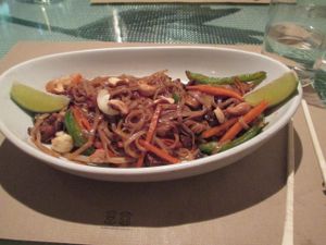 Pad thai at Sesamo in Barcelona