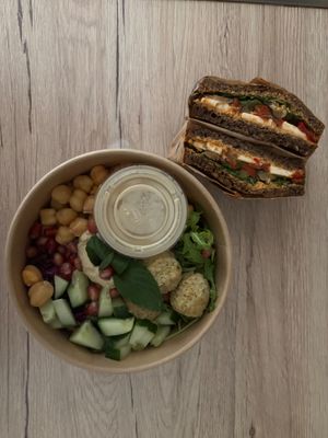 Grilled Veggie Stulle & Hummus Bowl at WIE - Haferkater - T1  in Schwechat