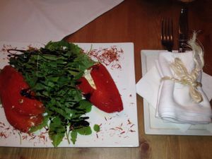 Red pepper filled with feta and red onions (lacto/ovo) at Edelsberger in Baden