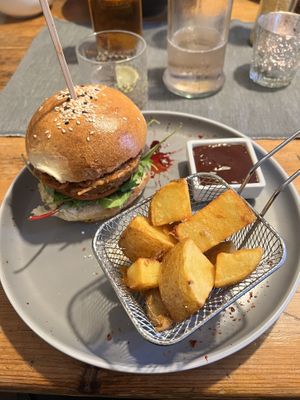 Pulled Smoke Jack Fruit Burger  at Edelsberger in Baden