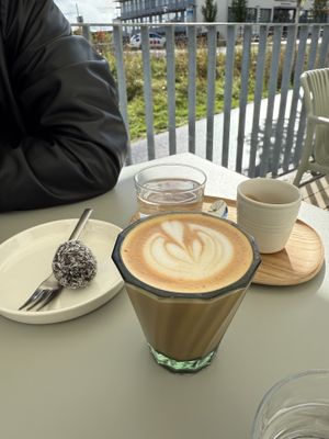 Flat White  at Apoteka - Coffee & Plants in Tubingen