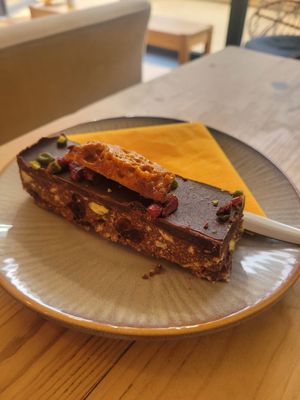 Vegan Honeycomb, Pistachio + Cranberry Tiffin at Becws Melyn in Llanberis