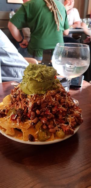 Vegan nachos 😋 at The Auld Hoose in Edinburgh