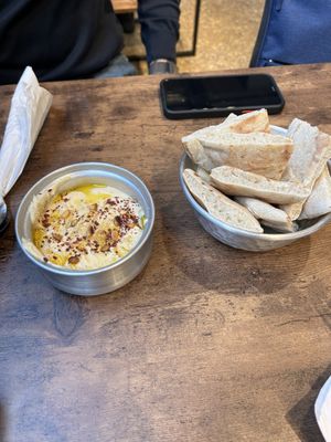 hummus e pita   at Patog in North West London
