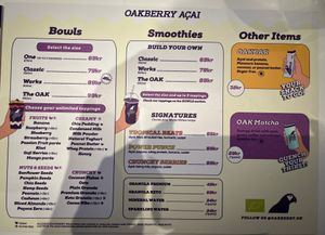 Sizes and toppings + smoothies.  at Oakberry in Frederiksberg