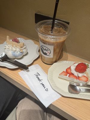 vanilla tarte, iced Brown Sugar coffee, strawberry tarte  at Naki - vegan sweets in Osaka