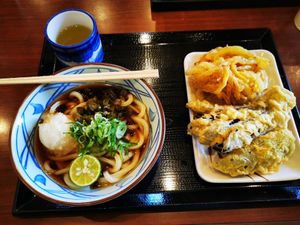 Soup udon (spicy) with 3 kind of tempura at Marugame Seimen in Hokkaido