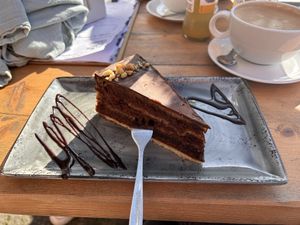 Vegane Erdnuss-Schokotorte  at Tüdelü in Wangerland