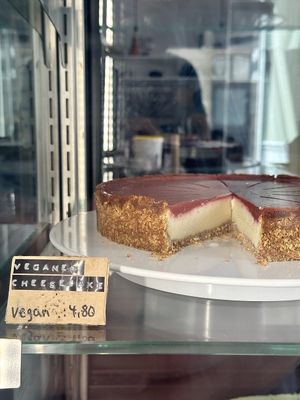 Vegan cheesecake  at THE GREEN - Vegan Cakes in Nuremberg