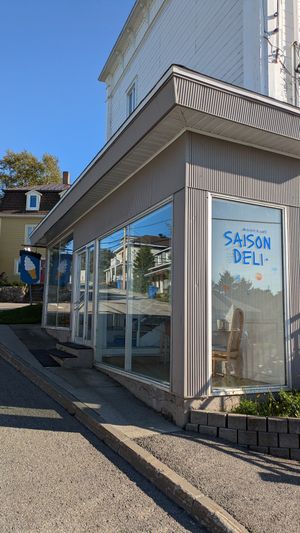 Devanture at Saison Deli in Rimouski