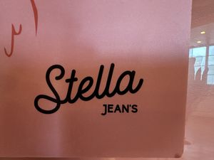 Sign on the door  at Stella Jean's Ice Cream - The Lab in Costa Mesa