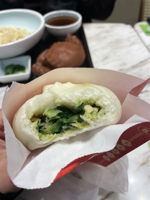 Veg baozi #Veganuary at Chunfeng Songyuelou - Jiuguang Department Store in Shanghai