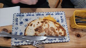 Quesadilla (vegetariana) pero se puede hacer vegana at La Causa in Zaragoza
