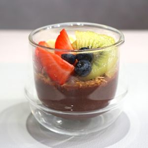 Acai bowl with fruit at Vegan Cafe Tsukineko in Osaka