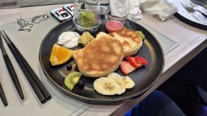 Pancakes at Vegan Cafe Tsukineko in Osaka