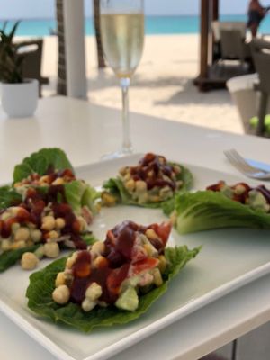 Vegan Lunch Menu - BBQ Chickpea Salad at Elements Restaurant in Oranjestad