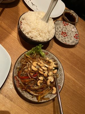 Gung Bao Gemüse (Abendmenü)  at Sunny in Vienna